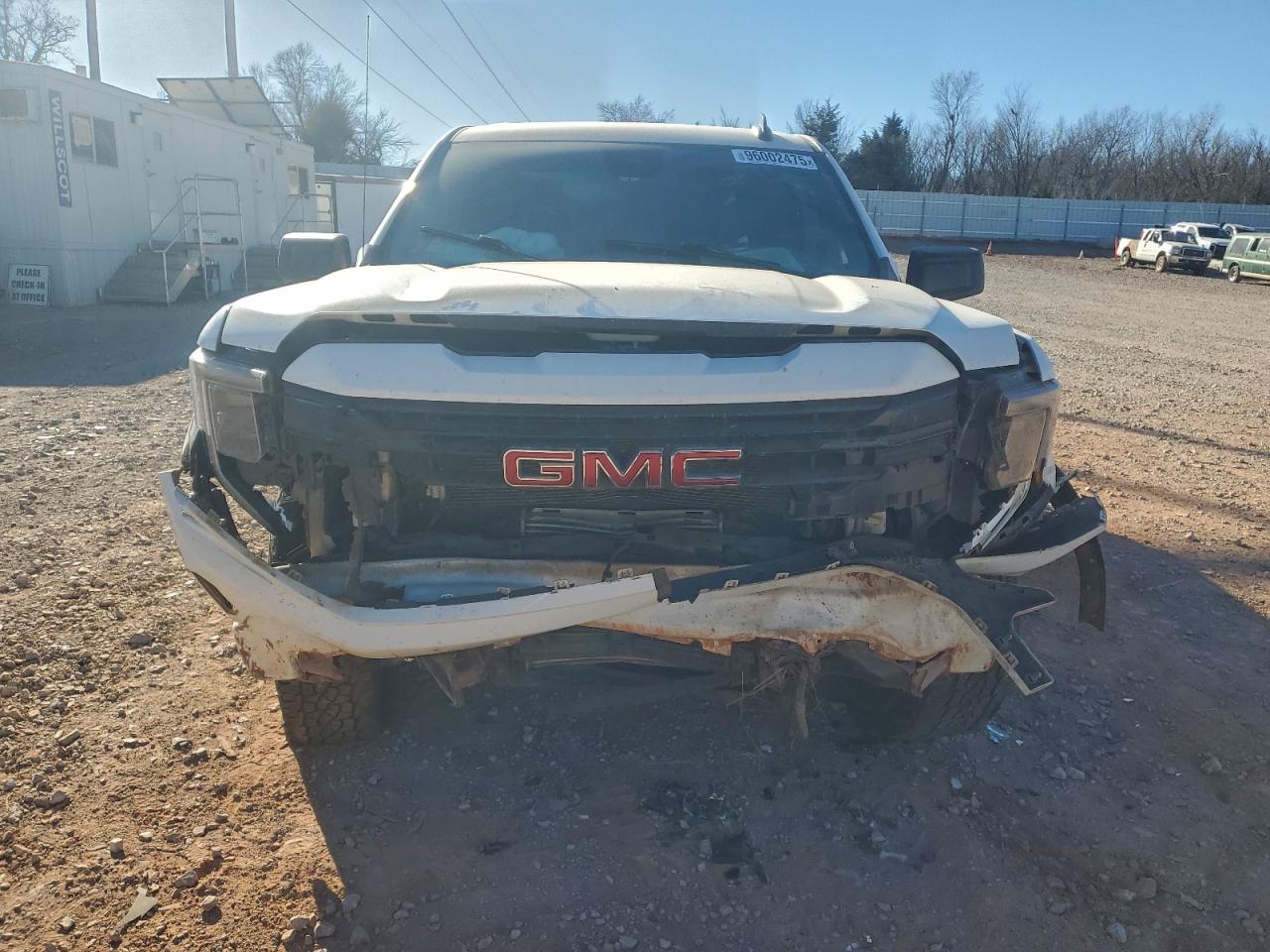 GMC Sierra K1500 Elevation Image 4