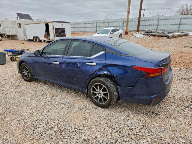 Nissan Altima S Image 6