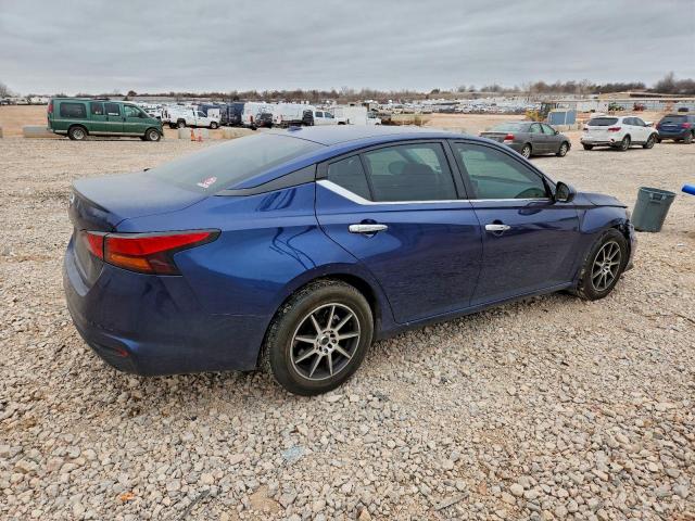 Nissan Altima S Image 2