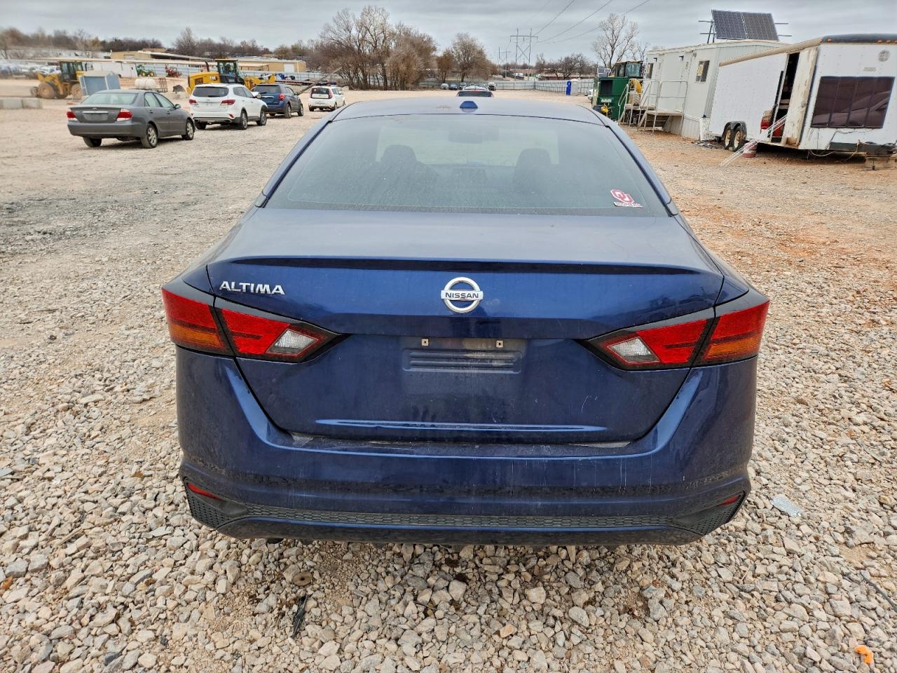 Nissan Altima S Image 8