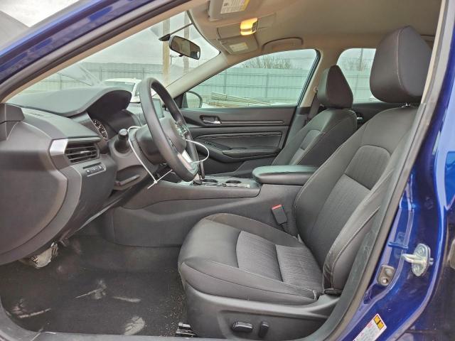 Nissan Altima S Image 5