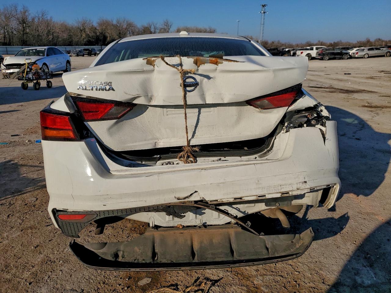 Nissan Altima S Image 6