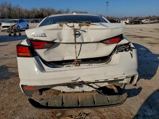 Nissan Altima S Image 6