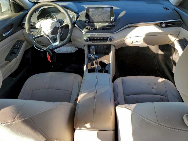 Nissan Altima S Image 7