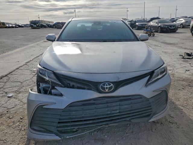 Toyota Camry Le Image 5