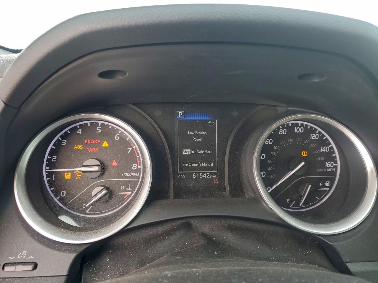 Toyota Camry Le Image 8