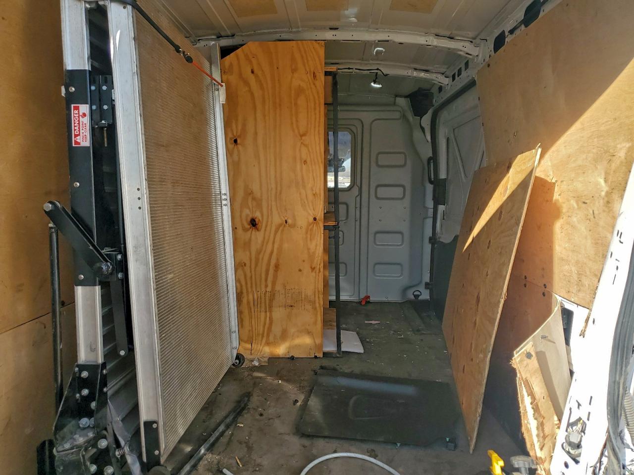 Ford Transit T-250 Image 9