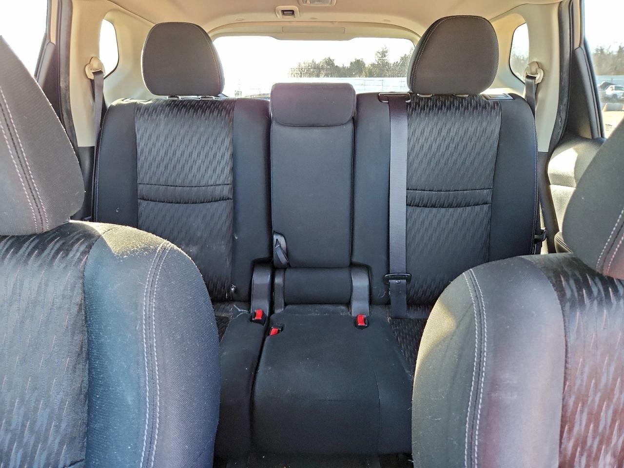 Nissan Rogue S Image 13