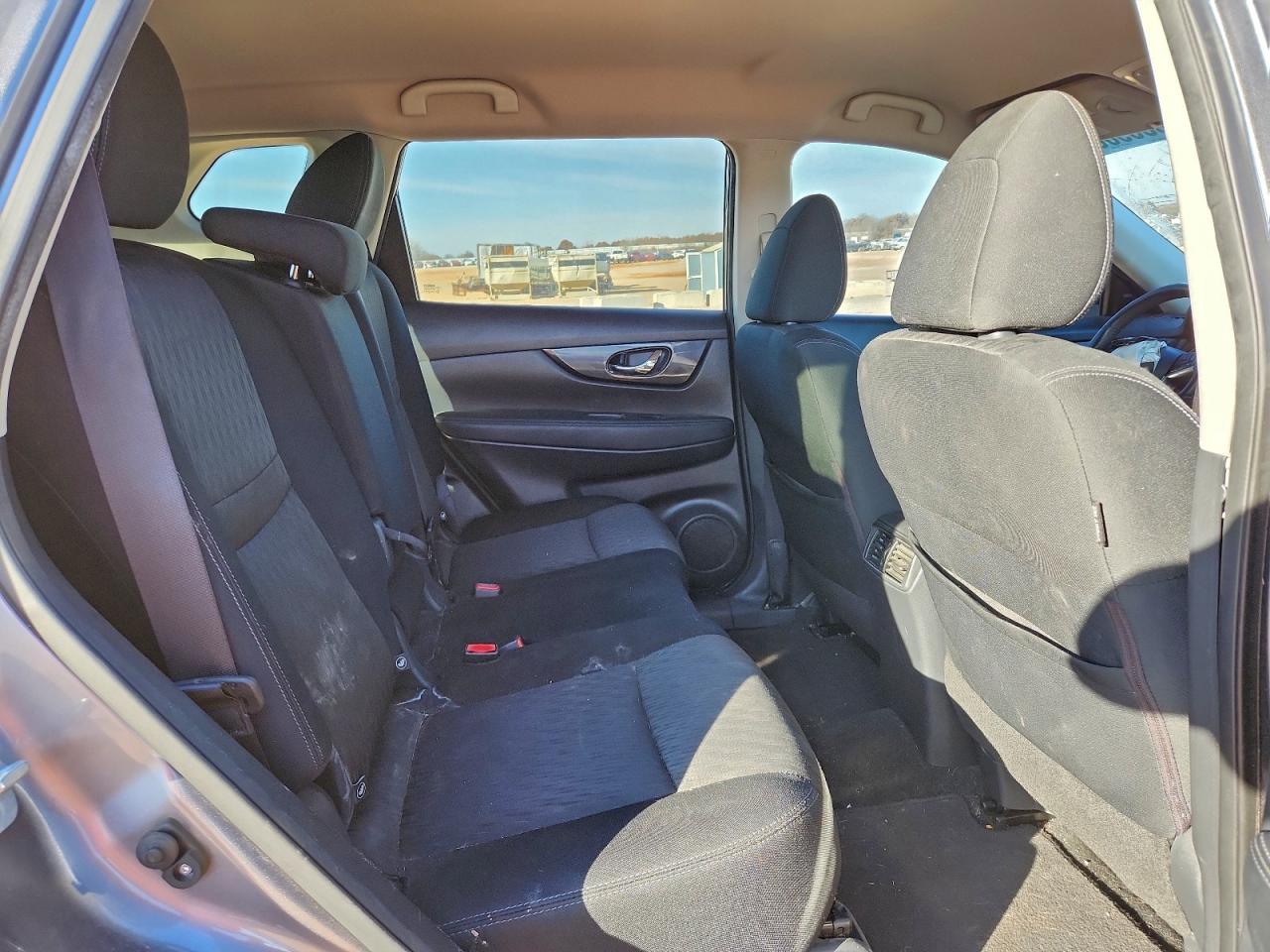 Nissan Rogue S Image 8