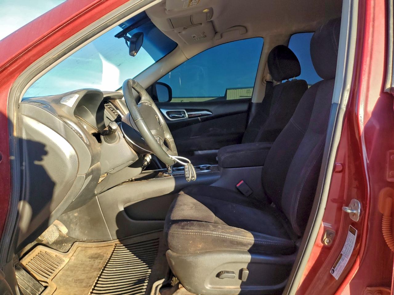 Nissan Pathfinder S Image 5