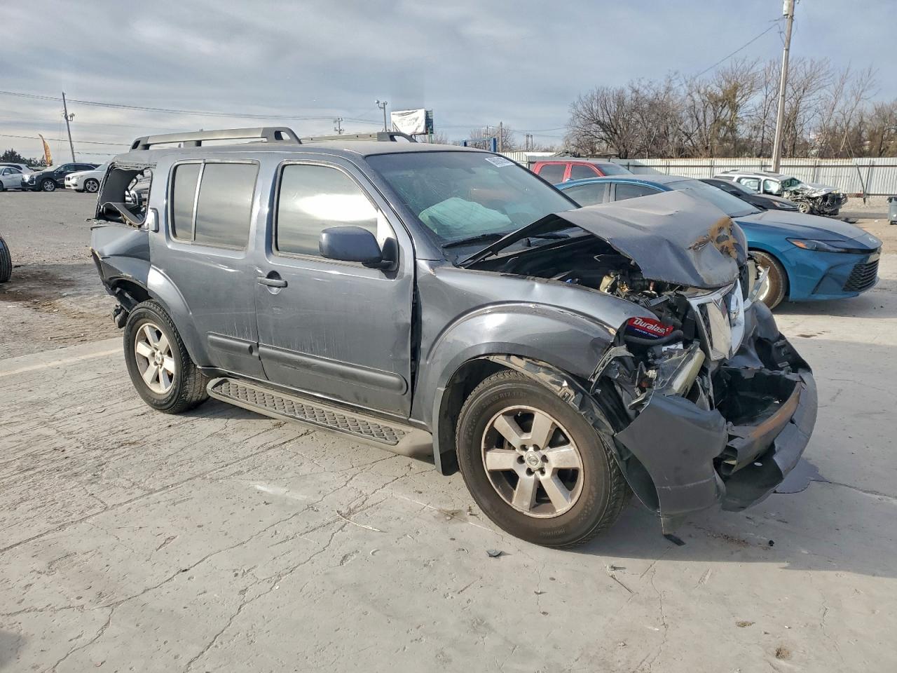 Nissan Pathfinder S Image 2