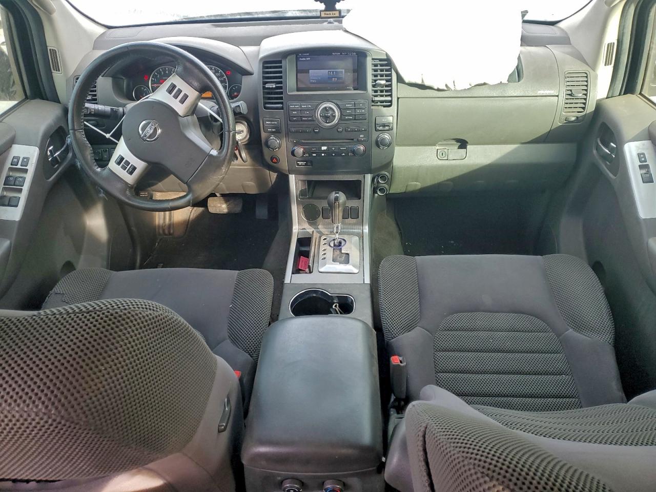 Nissan Pathfinder S Image 12