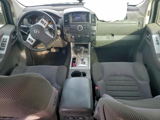 Nissan Pathfinder S Image 12