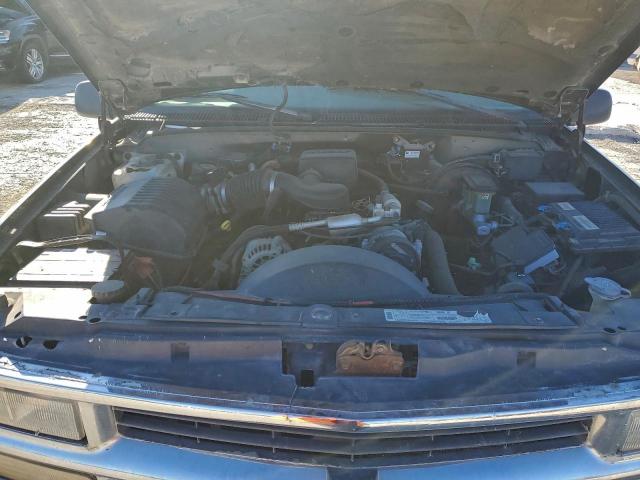 Chevrolet Suburban K1500 Image 3