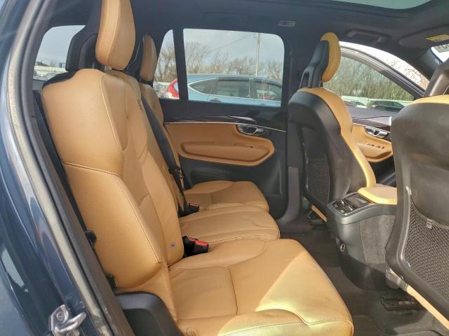Volvo XC90 T6 Image 10