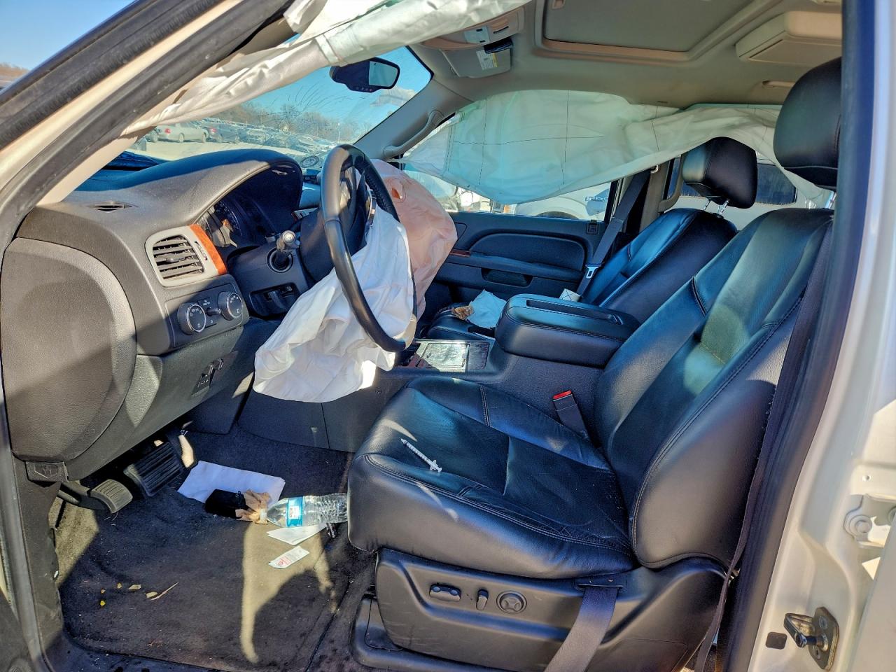 Chevrolet Suburban K1500 Ltz Image 8