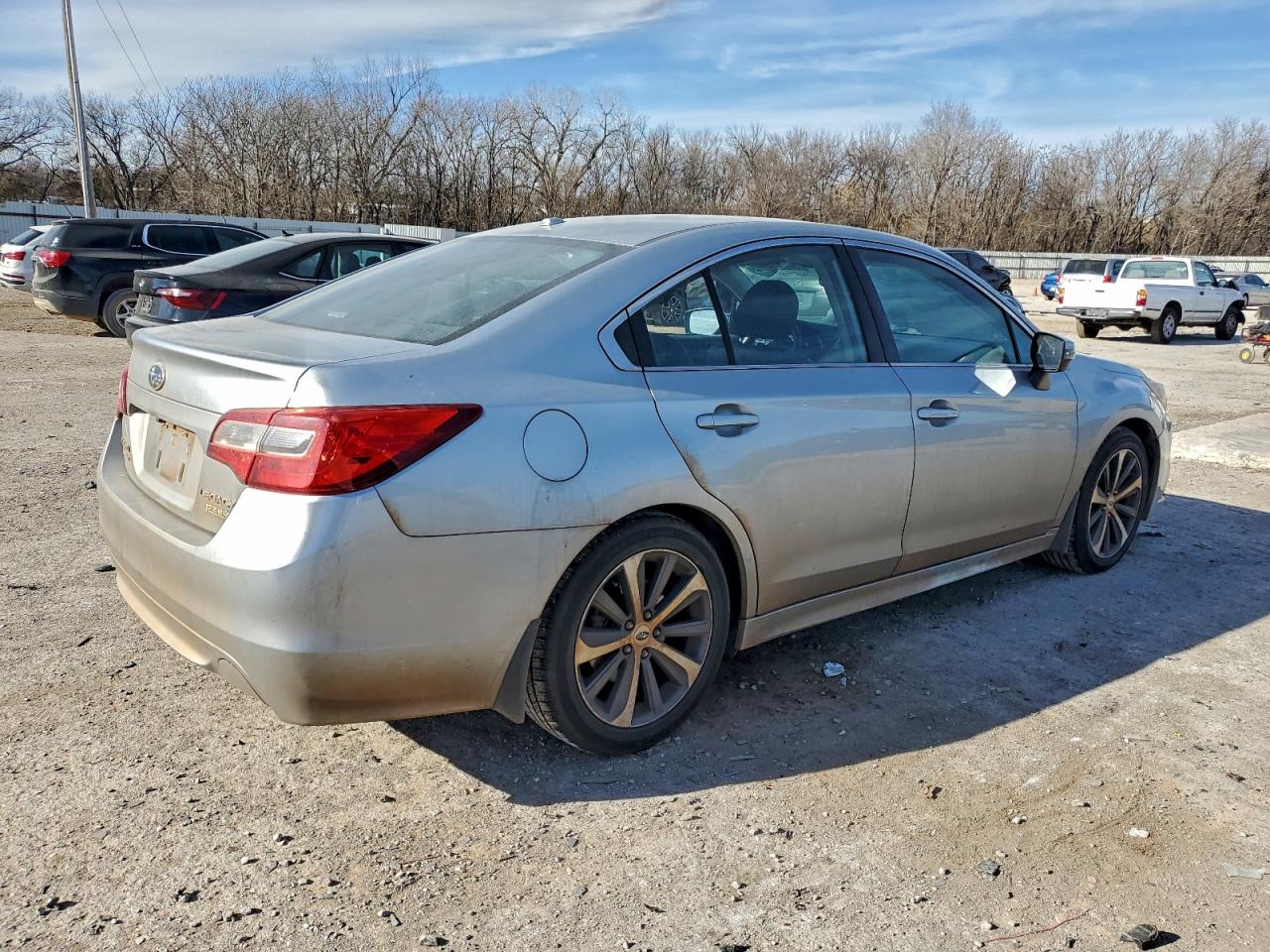 Subaru Legacy 2.5i Limited Image 3