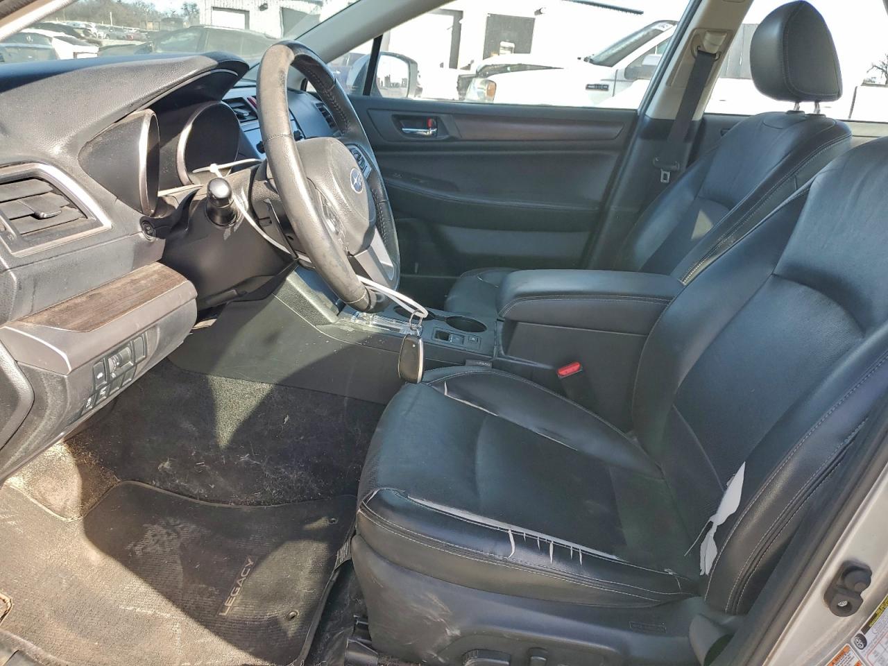 Subaru Legacy 2.5i Limited Image 9