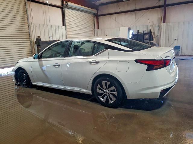 Nissan Altima S Image 8