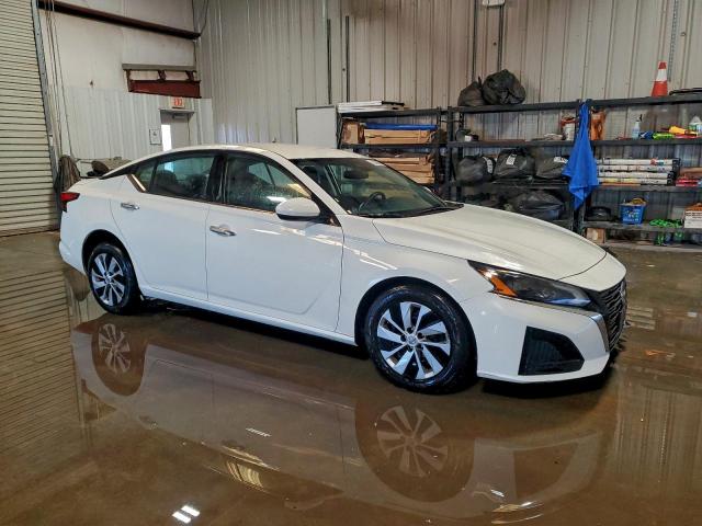 Nissan Altima S Image 7