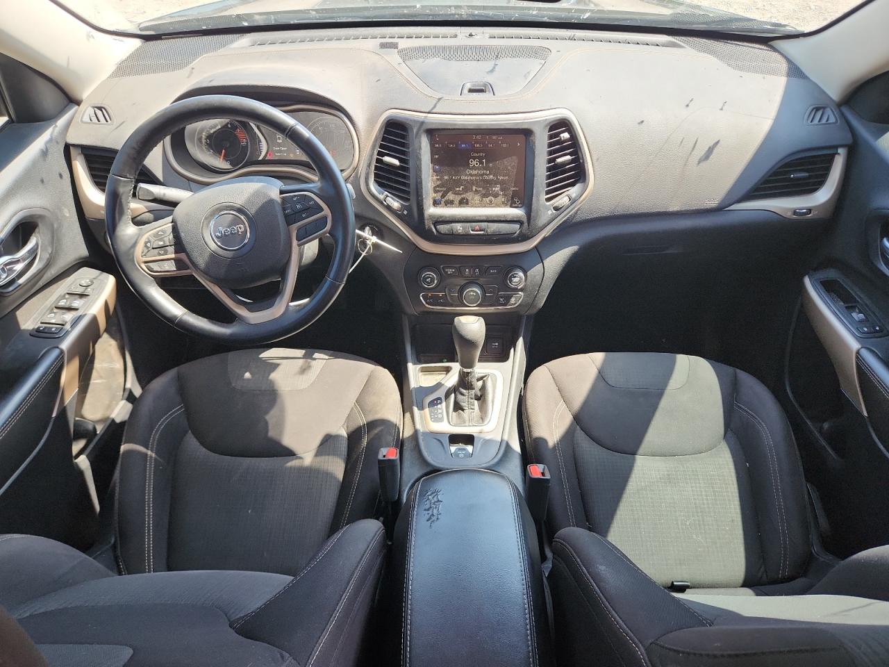 Jeep Grand Cherokee Latitude Image 8