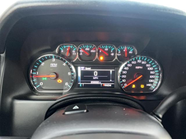 Chevrolet Suburban C1500 Ltz Image 3