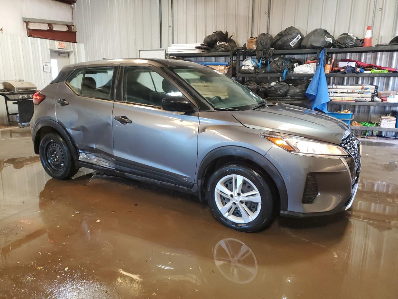 Nissan Kicks S Image 4