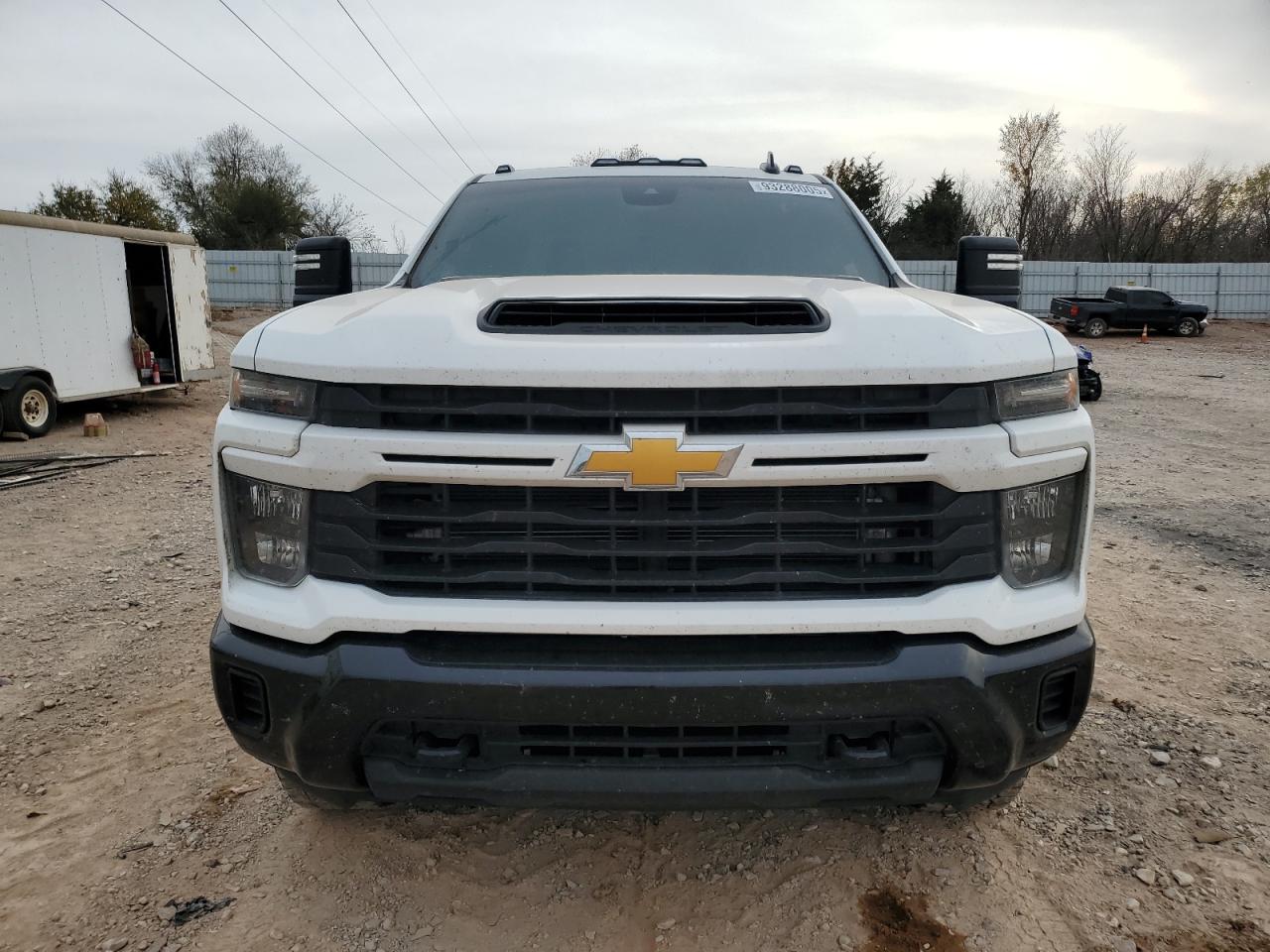 Chevrolet Silverado K2500 Custom Image 3