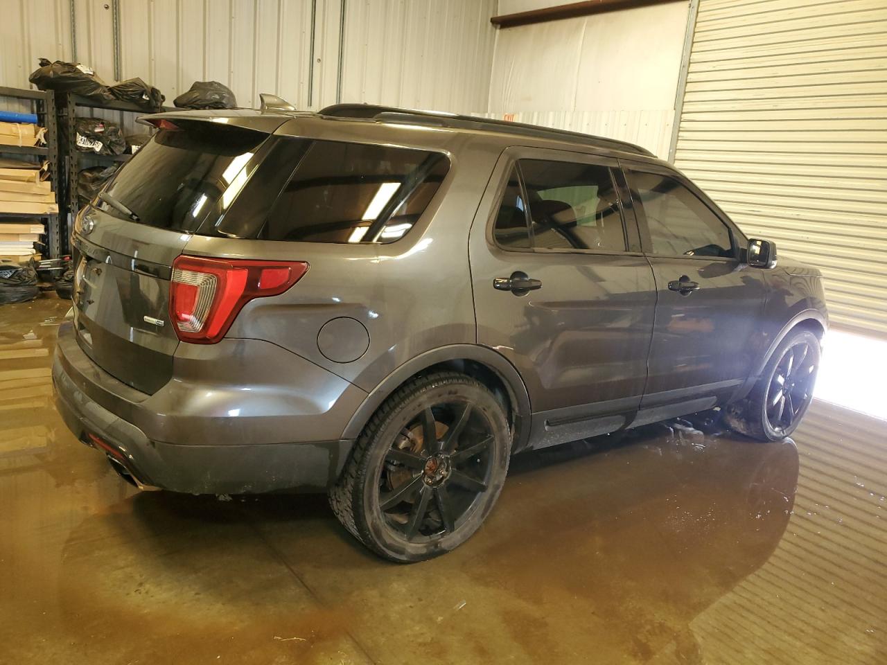 Ford Explorer Sport Image 3