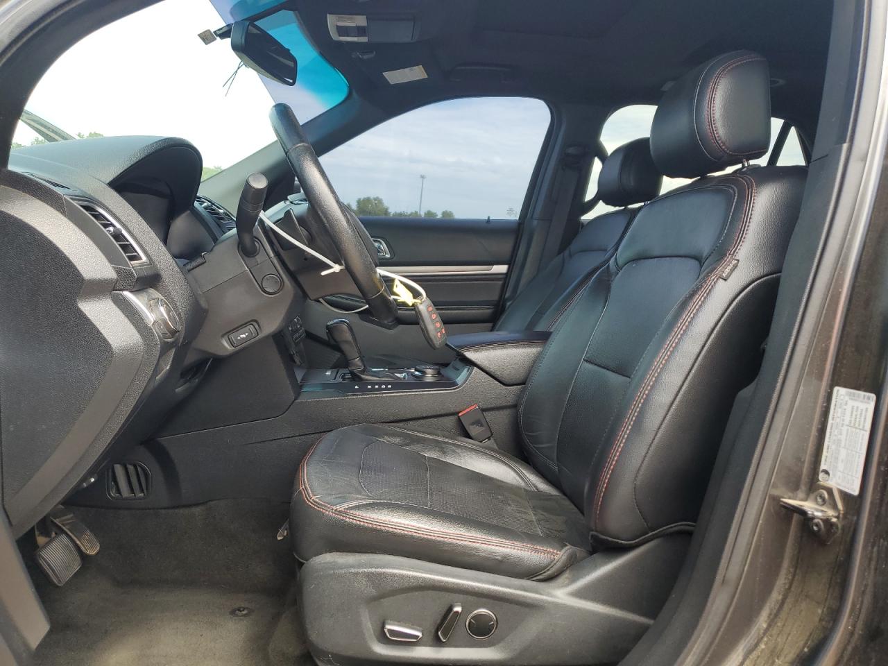 Ford Explorer Sport Image 6