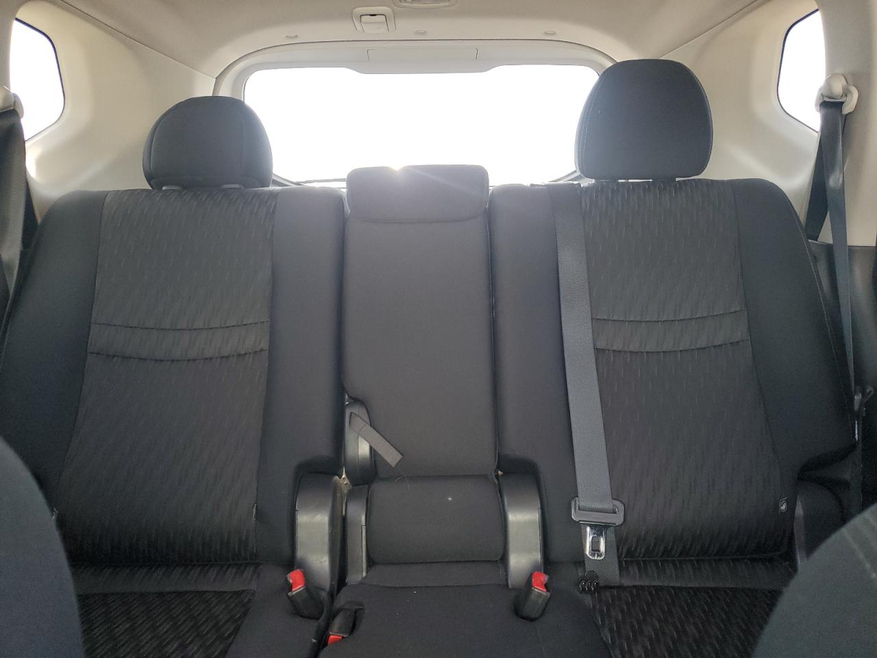 Nissan Rogue S Image 7