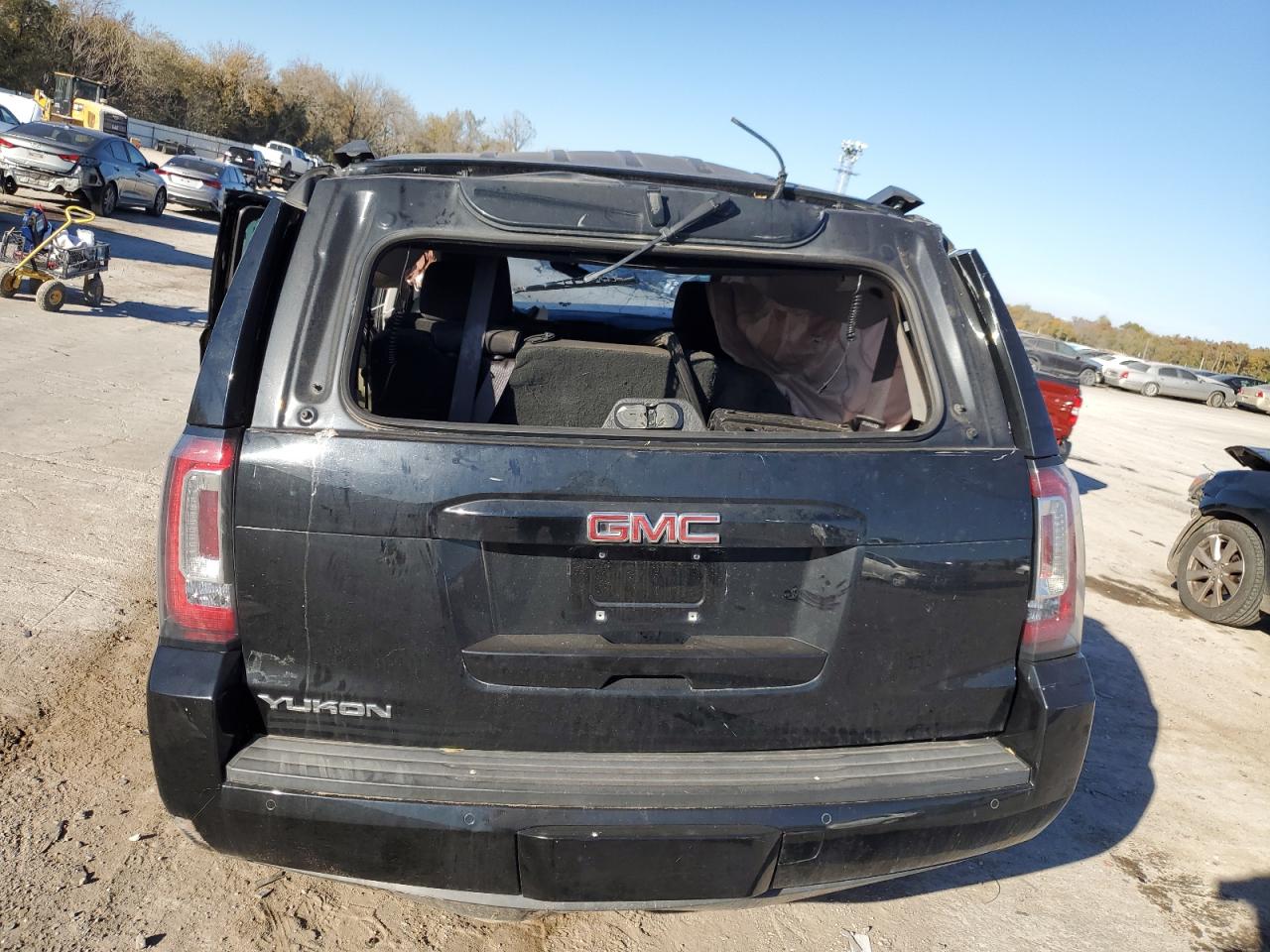 GMC Yukon Sle Image 5