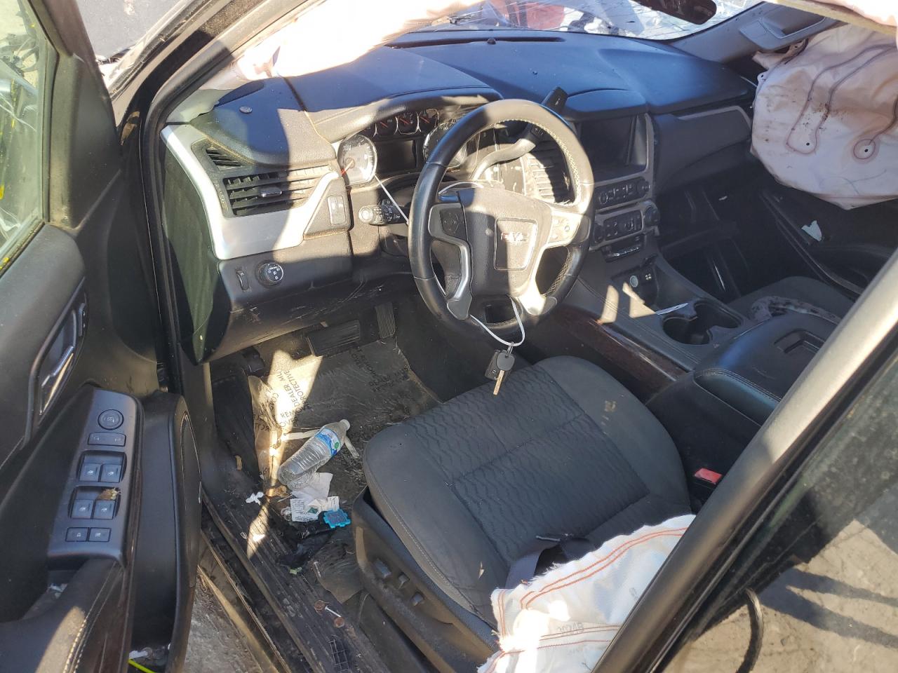 GMC Yukon Sle Image 8