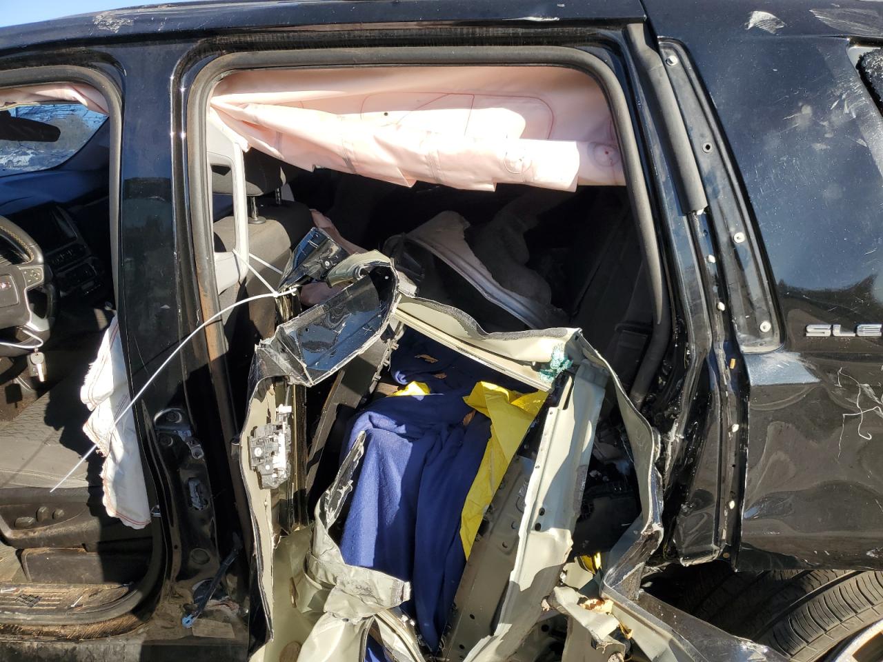 GMC Yukon Sle Image 7