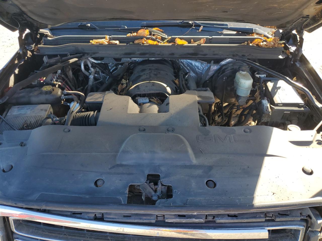 GMC Yukon Sle Image 12