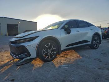  Salvage Toyota Crown Xle