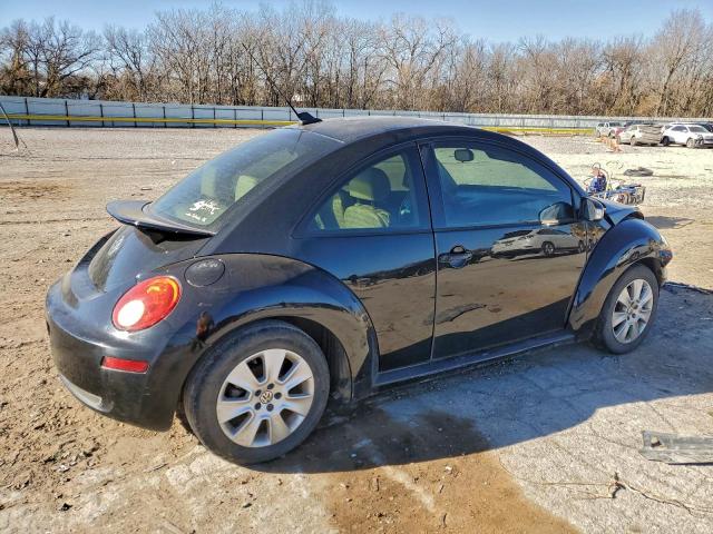 Volkswagen Beetle Image 2