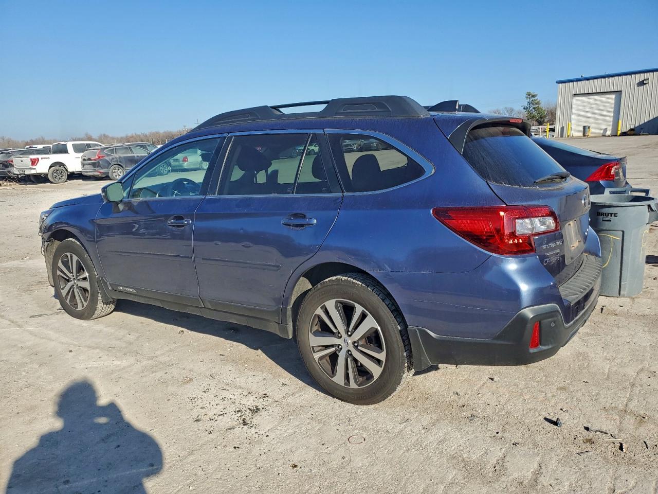 Subaru Outback 2.5i Limited Image 6