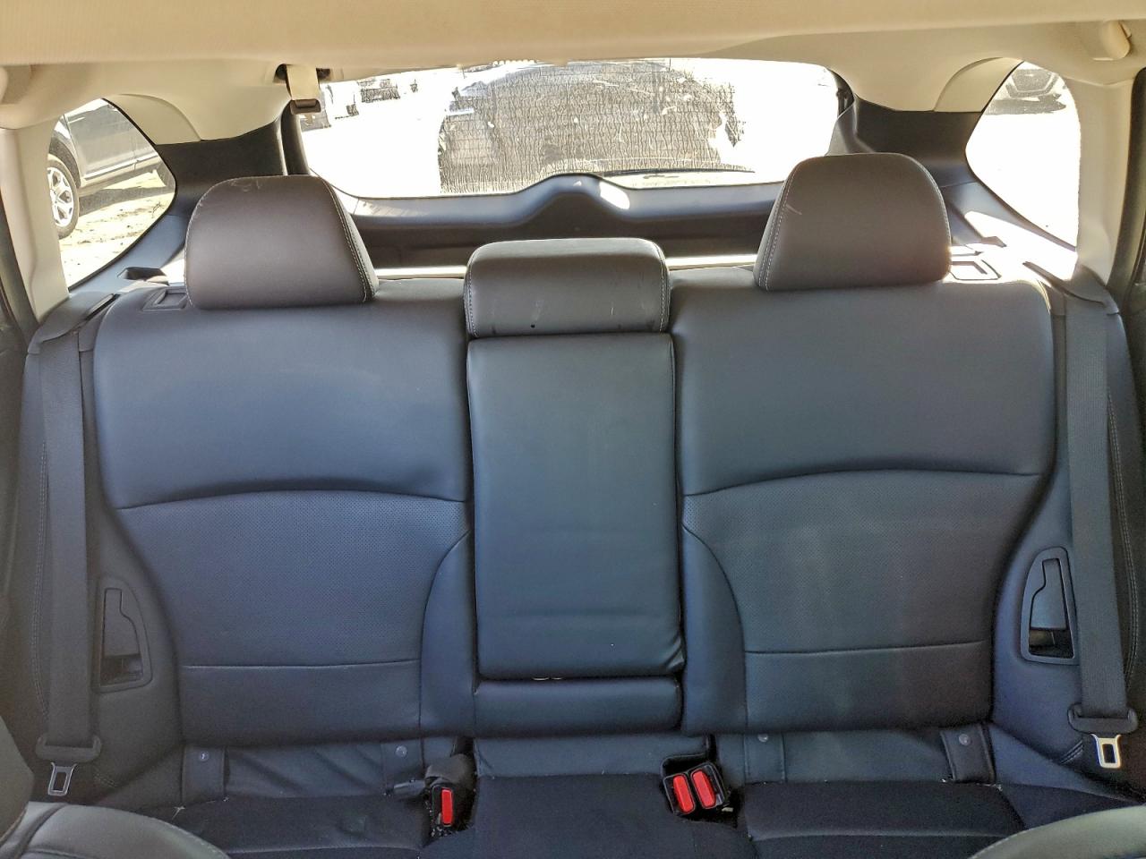 Subaru Outback 2.5i Limited Image 9