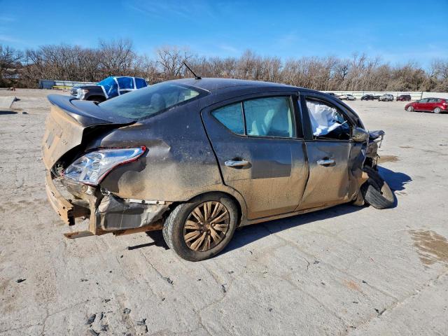 Nissan Versa S Image 7
