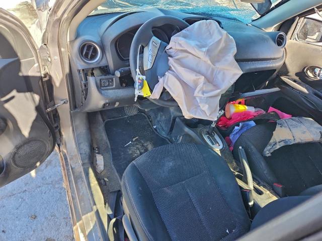 Nissan Versa S Image 11