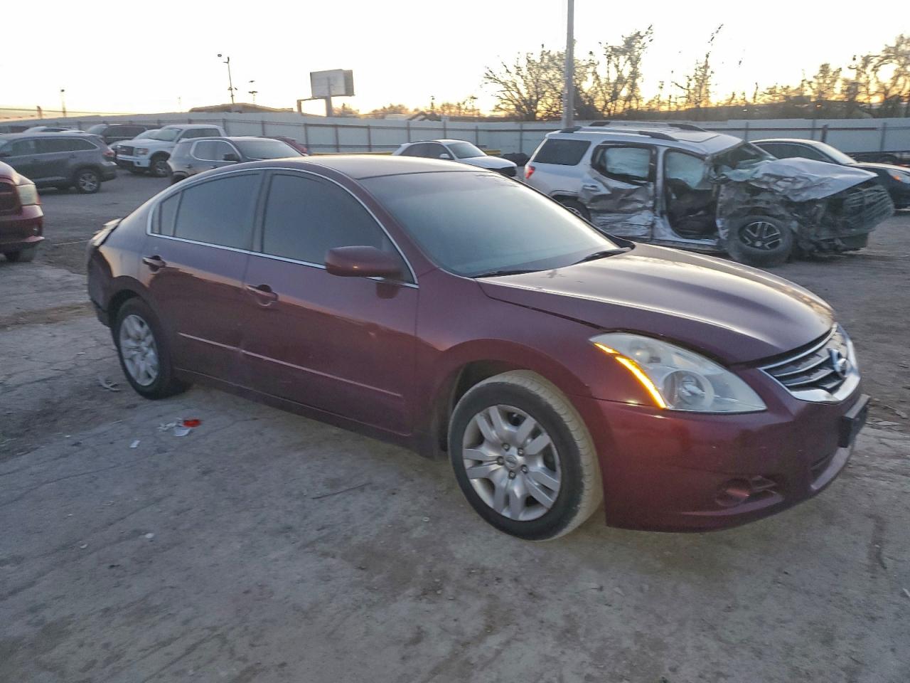 Nissan Altima Base Image 12