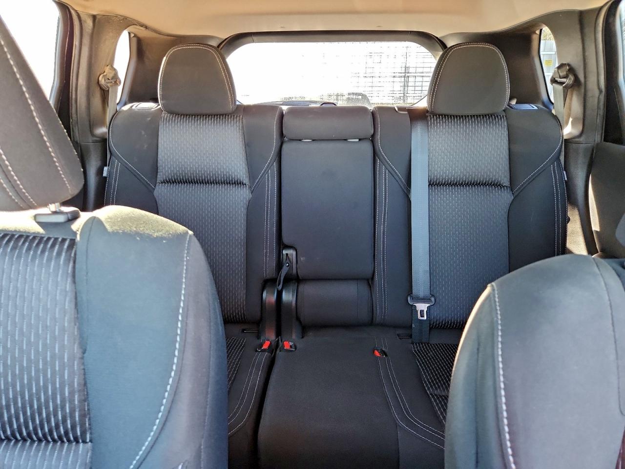 Mitsubishi Outlander Es Image 3