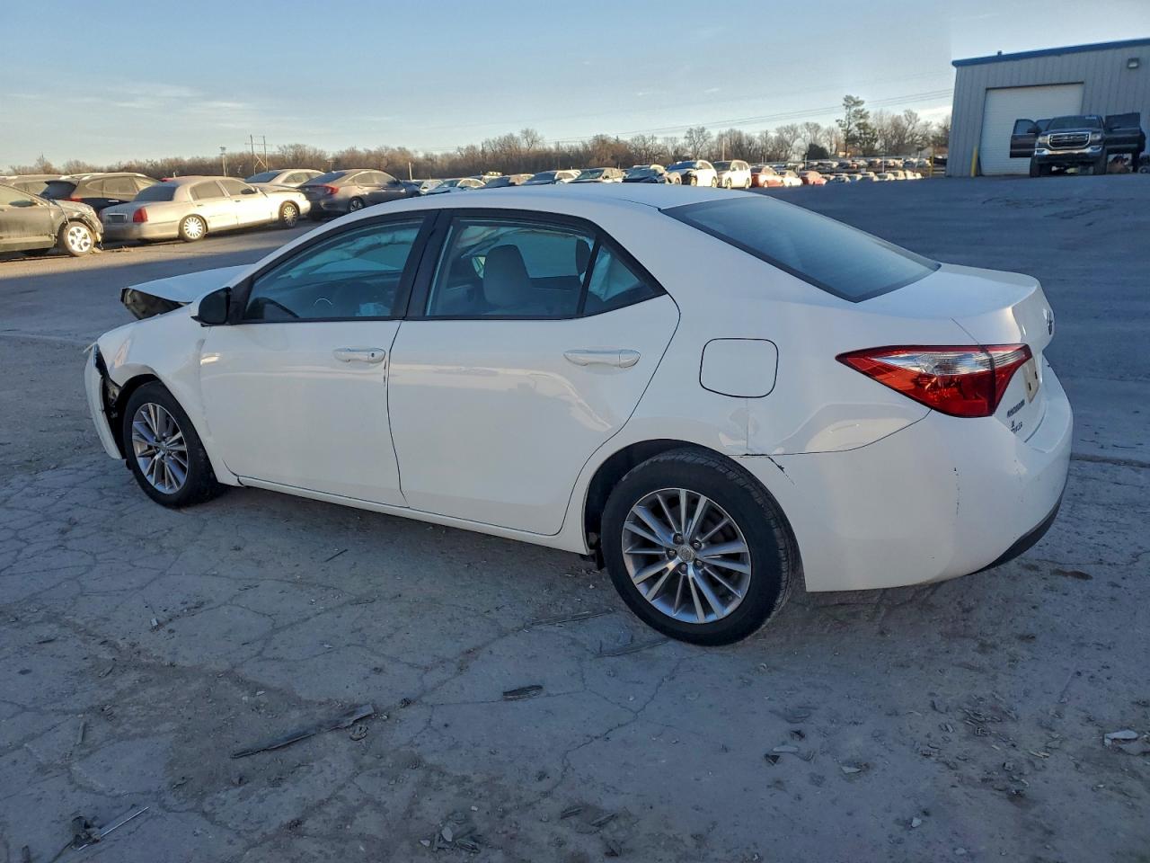 Toyota Corolla L Image 3