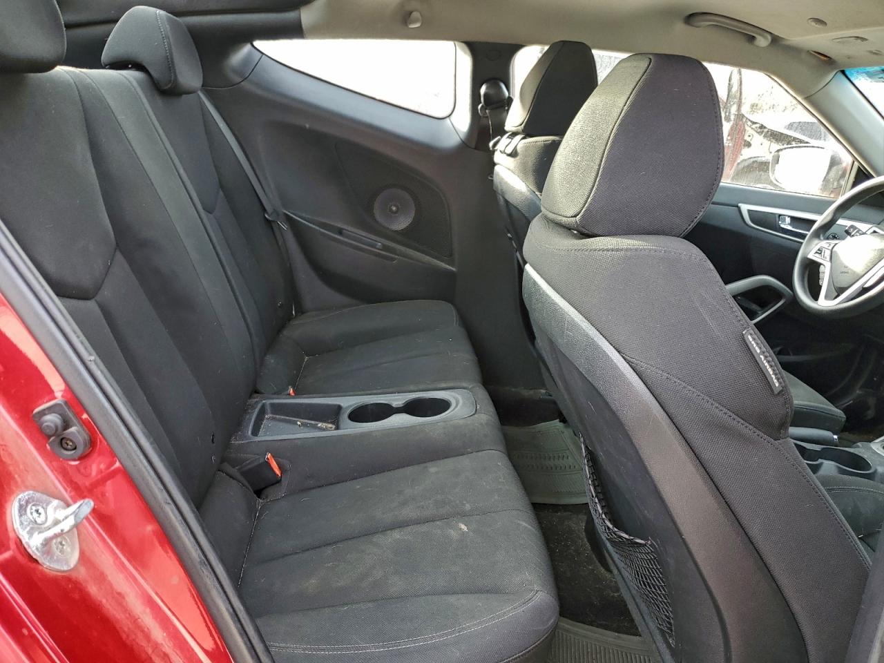 Hyundai VELOSTER Image 9