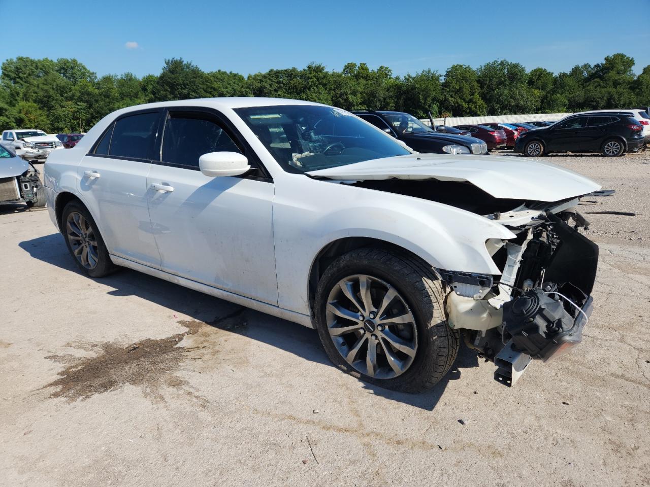 Chrysler 300 S Image 3