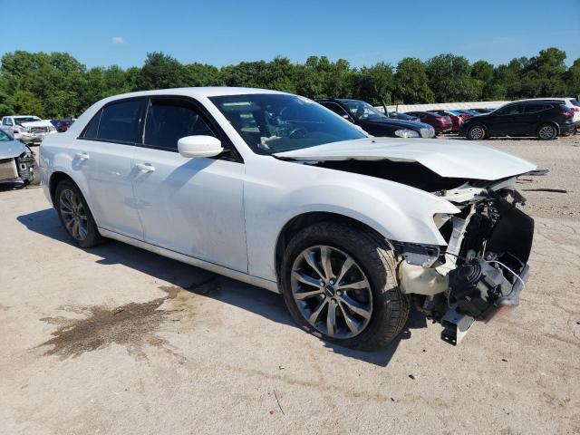 Chrysler 300 S Image 3