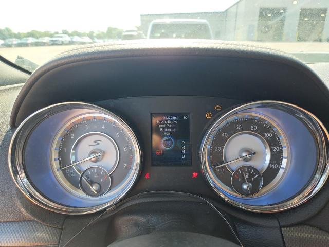 Chrysler 300 S Image 5