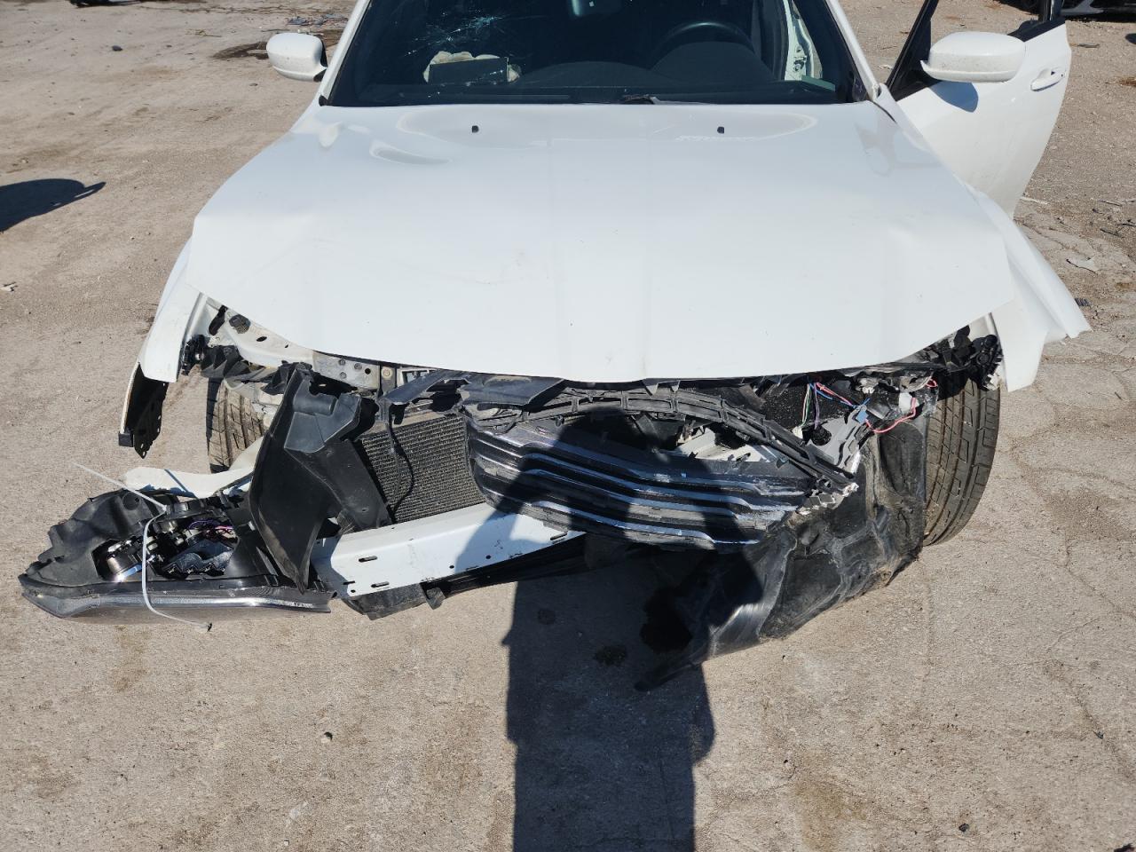 Chrysler 300 S Image 6