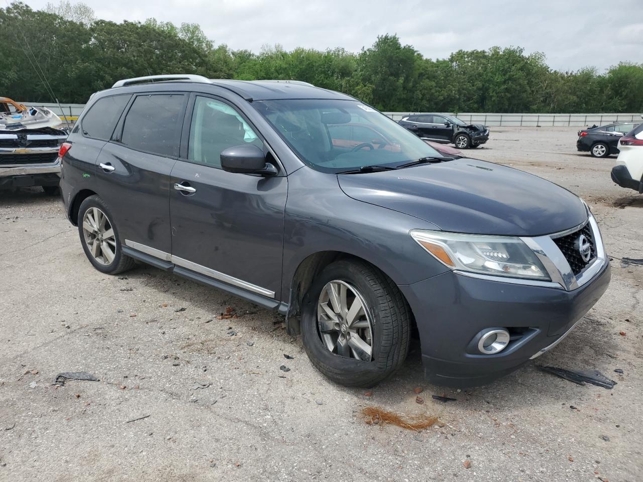 Nissan Pathfinder S Image 4